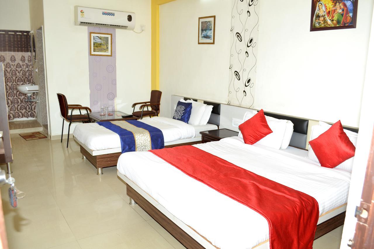 Hotel Nilkanth Residency Gandhinagar Exterior foto