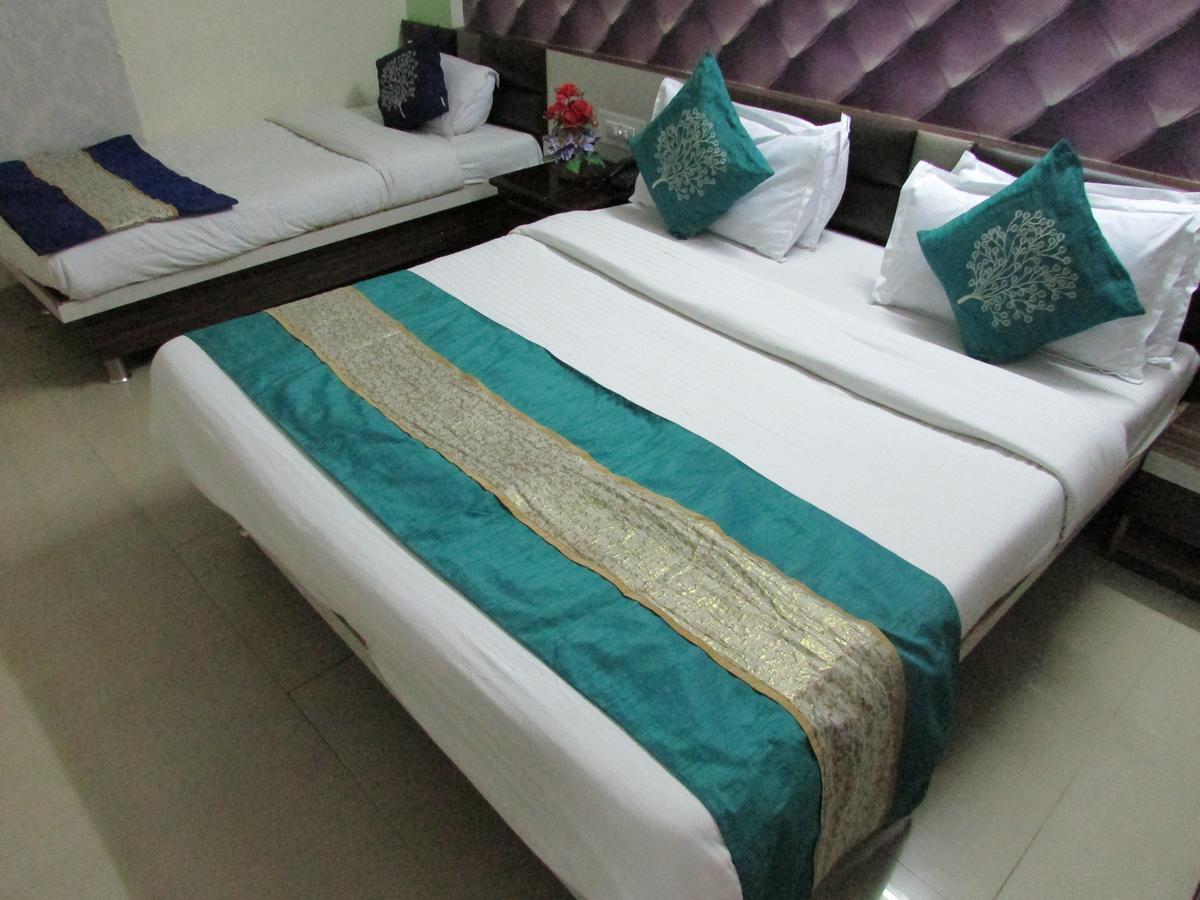 Hotel Nilkanth Residency Gandhinagar Exterior foto