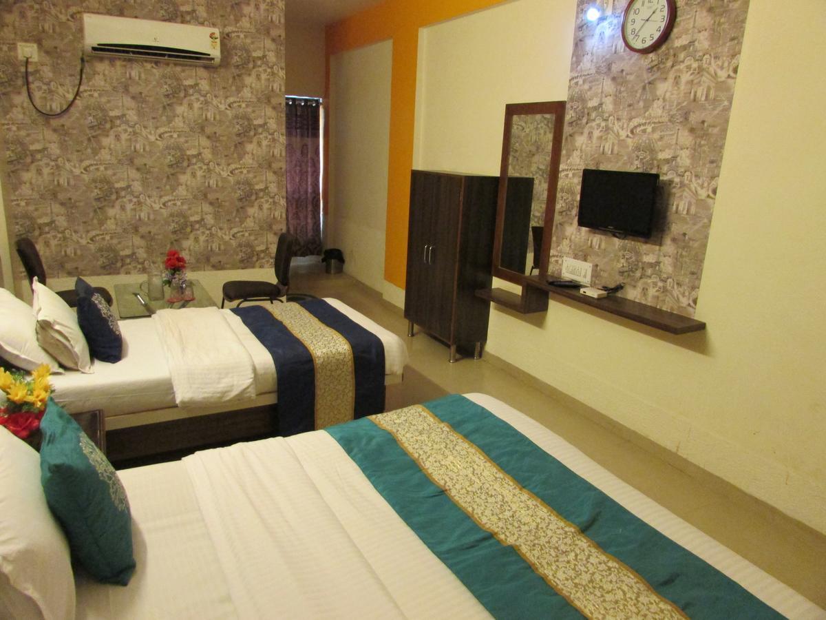 Hotel Nilkanth Residency Gandhinagar Exterior foto