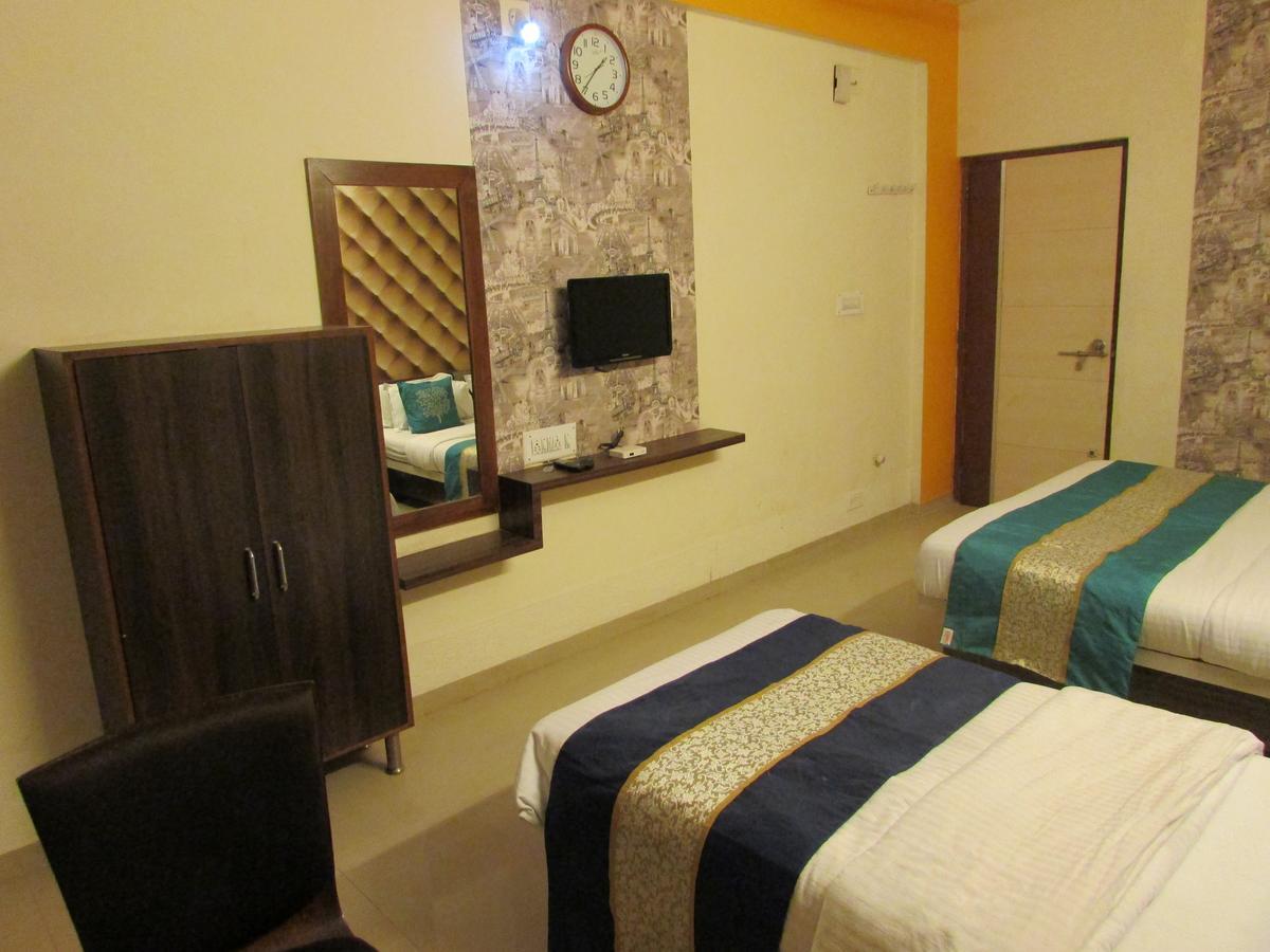 Hotel Nilkanth Residency Gandhinagar Exterior foto
