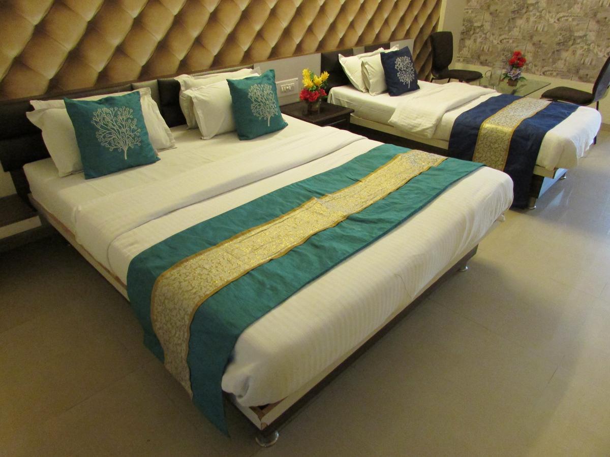 Hotel Nilkanth Residency Gandhinagar Exterior foto